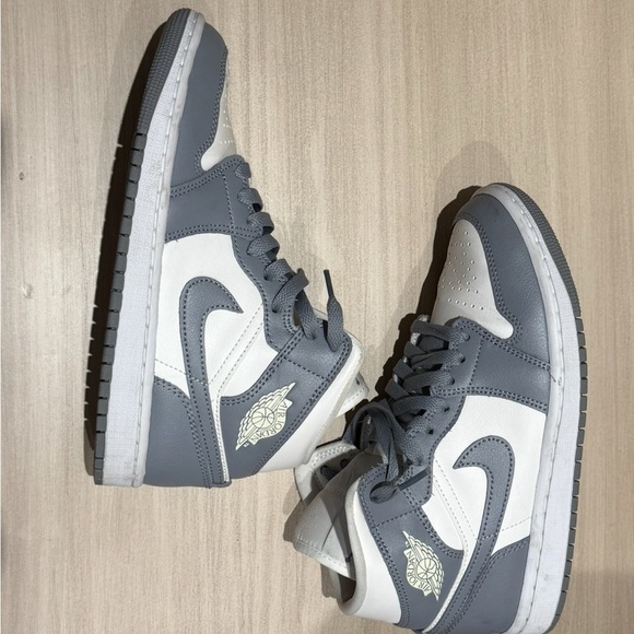 Men's Two-Tone Air Jordan 1 Mid - Picture 2 of 6